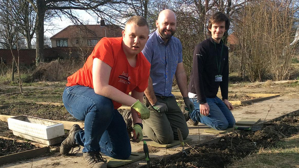 Lecturer Richard Brown with horticulture students